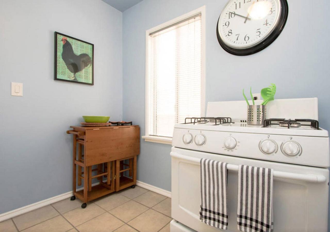 The Burbank Sanctuary - Be Pampered - Full Kitchen Exterior photo